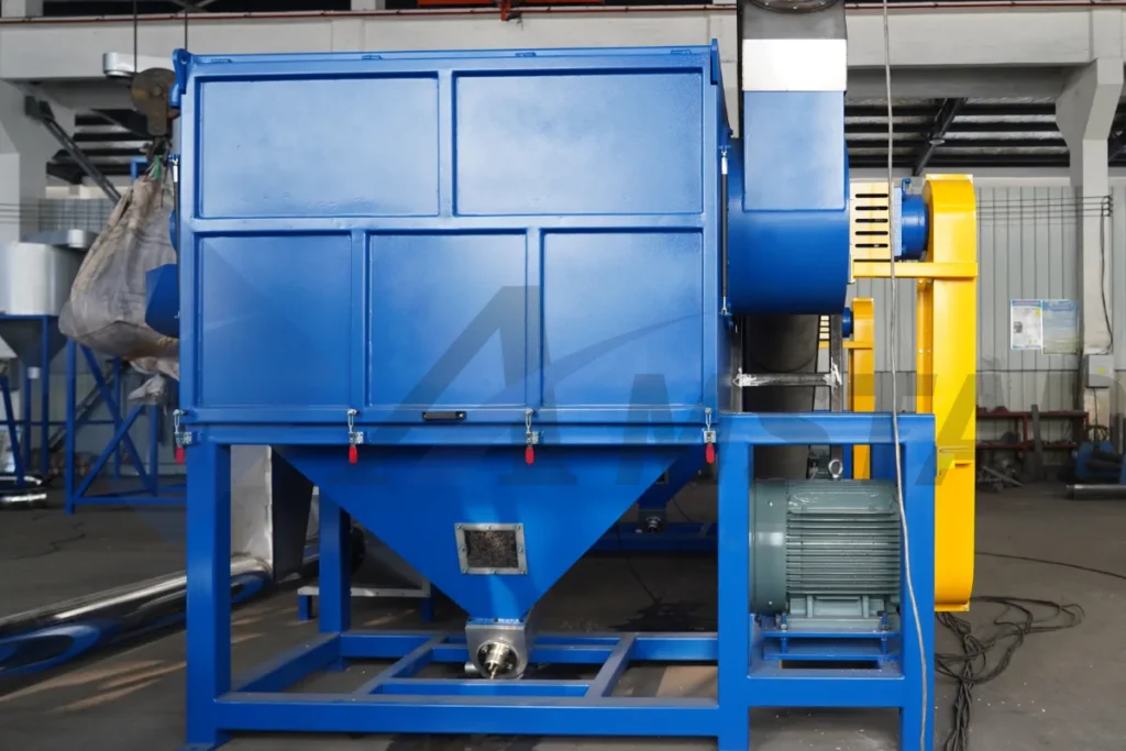 Horizontal dewatering machine with blue housing, motor and yellow belt guard